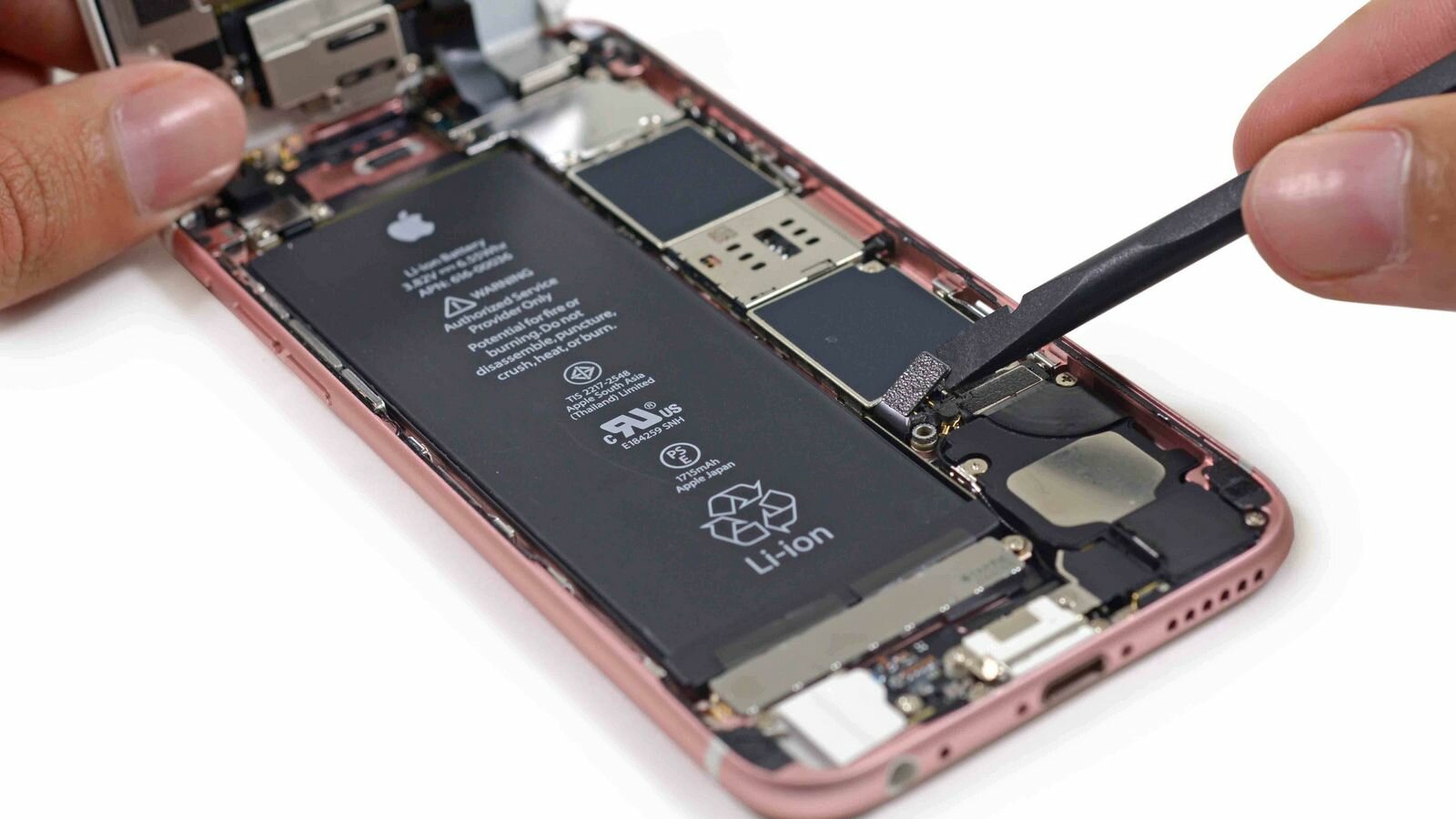 Замена аккумулятора в Apple iPhone в Томске